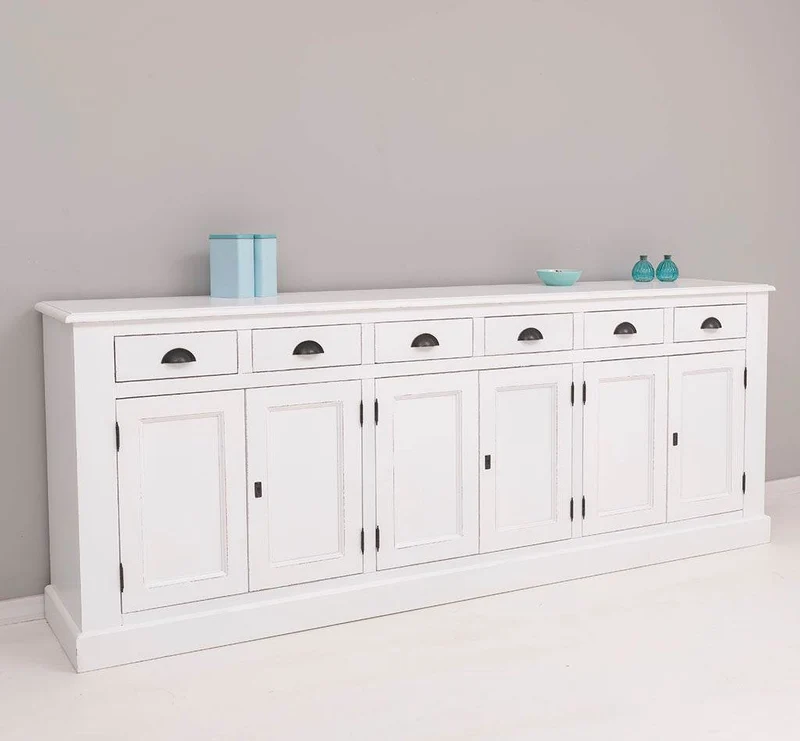 Großes Sideboard aus Massivholz mit sechs Schubladen und Türen