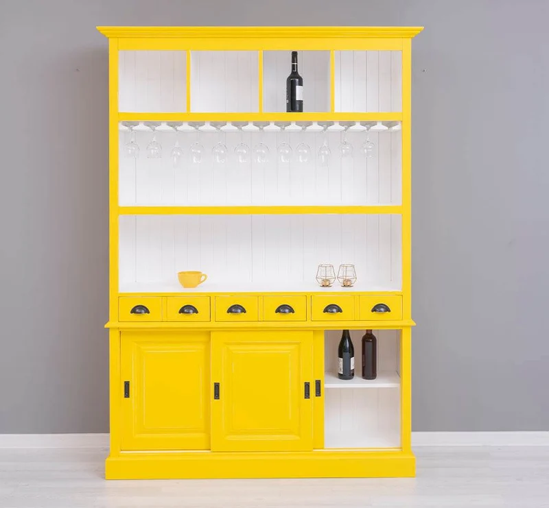 Großer Buffetschrank aus Massivholz mit Glashalterungen in verschiedenen Farben
