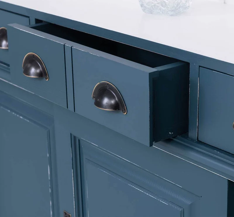 Großer Buffetschrank aus Massivholz mit Glashalterungen in verschiedenen Farben