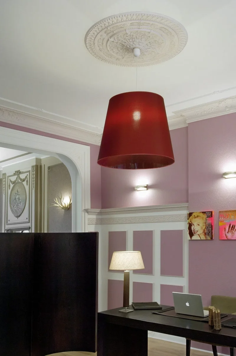 Victoria R25 Ceiling Rose