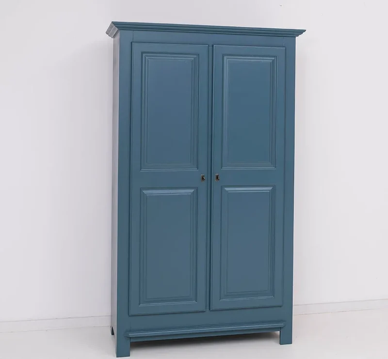 Vintage Kleiderschrank aus Massivholz in verschiedenen Farben