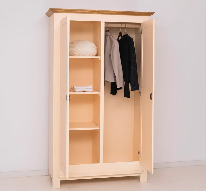Vintage Kleiderschrank aus Massivholz in verschiedenen Farben