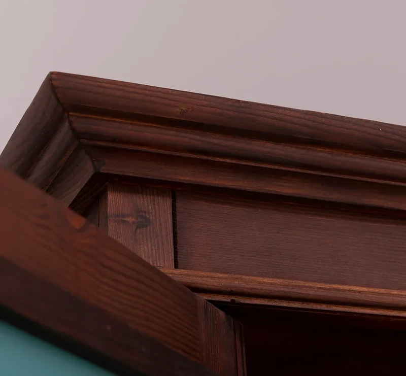 Kleiderschrank aus Massivholz mit Spiegeltür und drei Schubladen