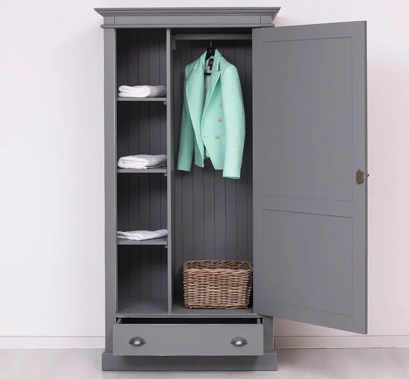Kleiderschrank aus Massivholz mit Schublade und Kleiderstange