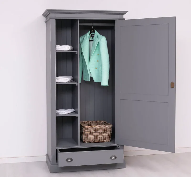 Kleiderschrank aus Massivholz mit Schublade und Kleiderstange