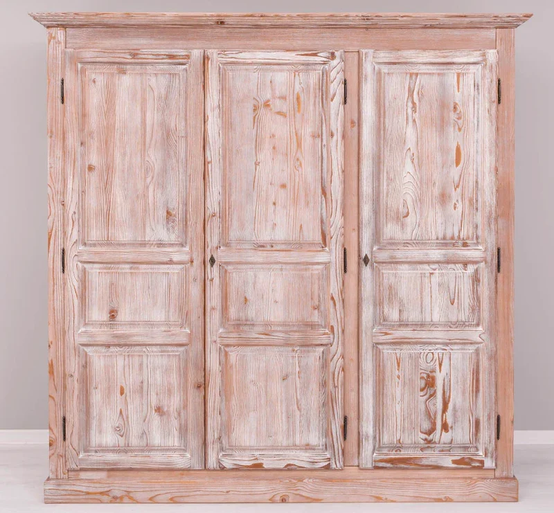 Vintage Kleiderschrank aus Massivholz mit drei Türen