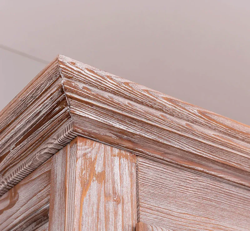 Vintage Kleiderschrank aus Massivholz mit drei Türen