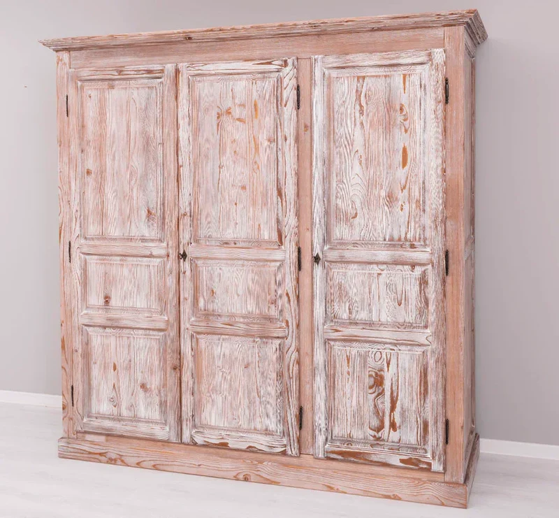 Vintage Kleiderschrank aus Massivholz mit drei Türen