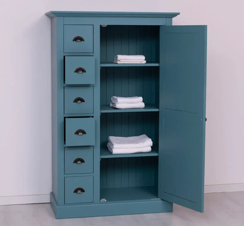 Kleiner Schrank im Landhausstil aus Massivholz mit 6 Schubladen