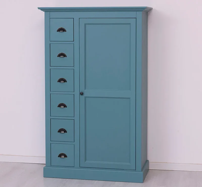 Kleiner Schrank im Landhausstil aus Massivholz mit 6 Schubladen