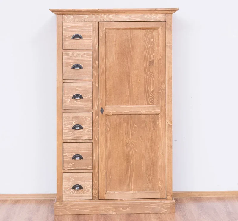 Kleiner Schrank im Landhausstil aus Massivholz mit 6 Schubladen