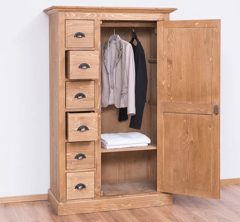 Kleiner Schrank im Landhausstil aus Massivholz mit 6 Schubladen