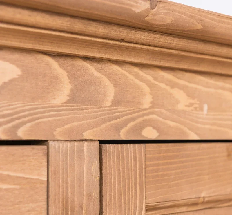 Kleiner Schrank im Landhausstil aus Massivholz mit 6 Schubladen