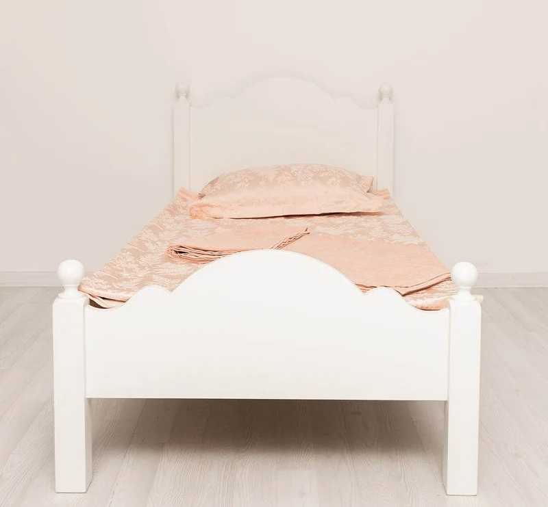 Landhausbett mit geschwungenem Kopf- und Fußteil | Stabiles Kinderbett
