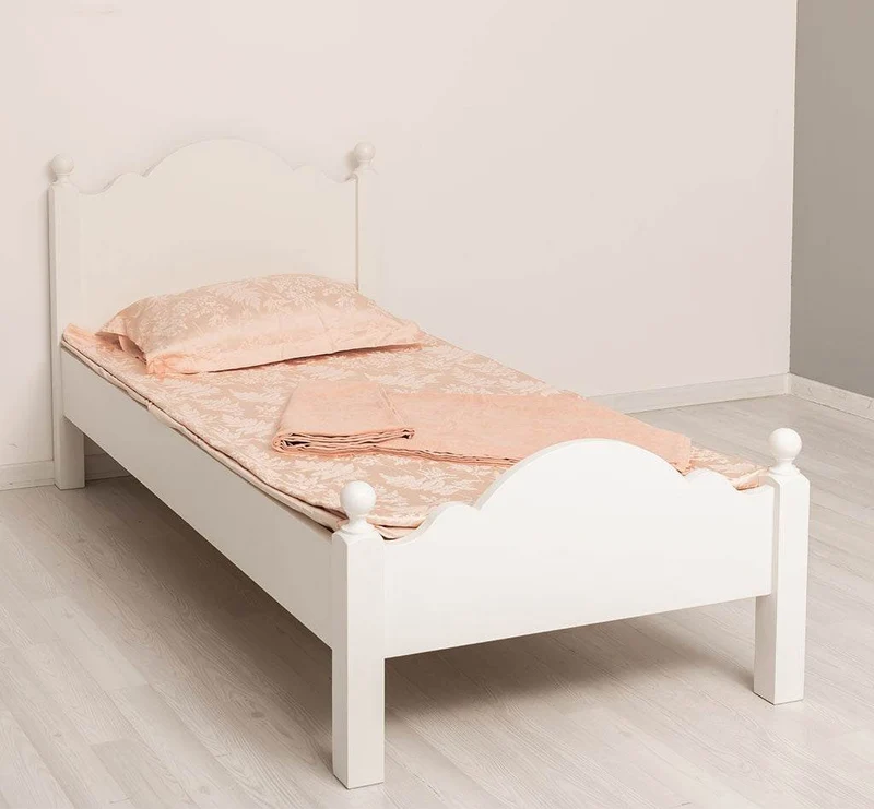 Landhausbett mit geschwungenem Kopf- und Fußteil | Stabiles Kinderbett
