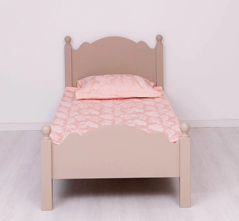 Landhausbett mit geschwungenem Kopf- und Fußteil | Stabiles Kinderbett