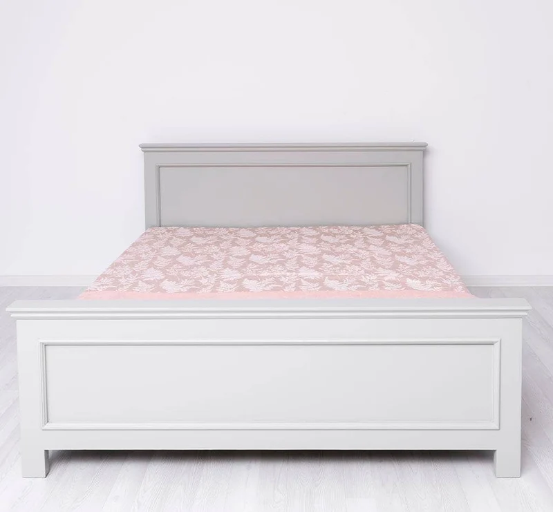 Bett aus Massivholz im Landhausstil mit Schubladen