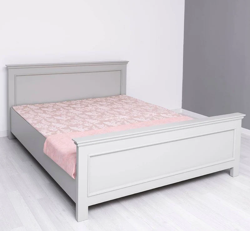 Bett aus Massivholz im Landhausstil mit Schubladen