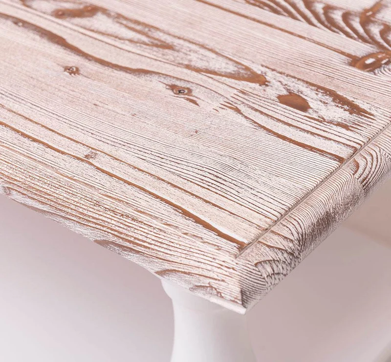Couchtisch aus Massivholz mit gedrechselten Beinen und Ablage