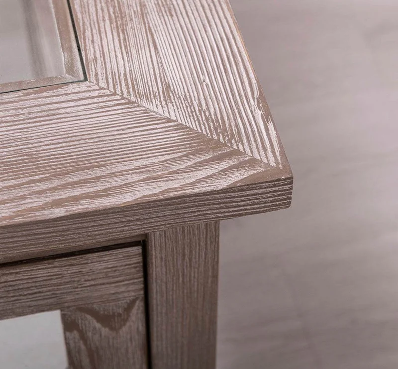 Großer Couchtisch aus Massivholz mit Fenstertüren und Glasplatte