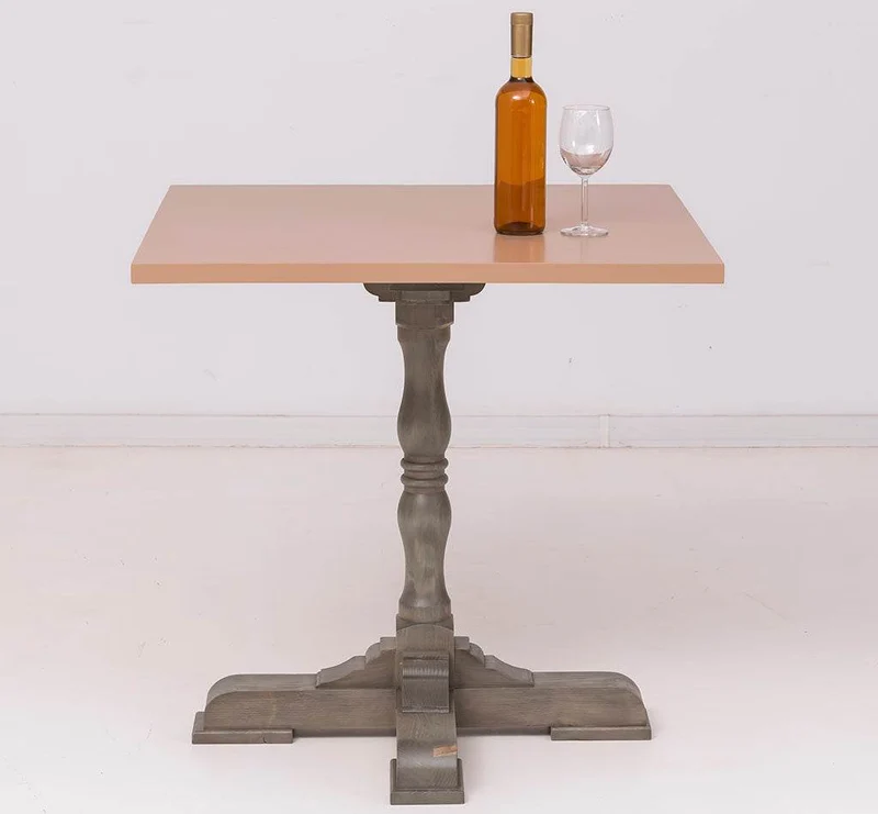 Quadratischer Bistrotisch aus Massivholz - mit Eichen- oder Pinientischplatte