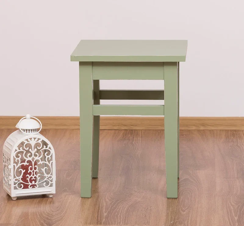 Hocker aus Massivholz in verschiedenen Farben