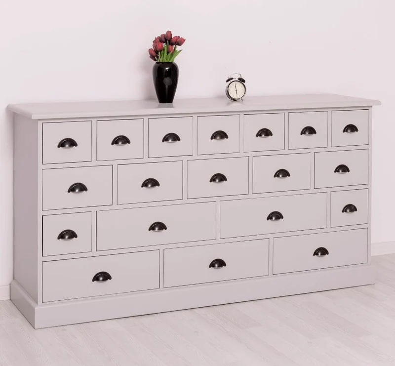 Apothekerschrank aus Massivholz im Landhausstil mit 19 Schubladen