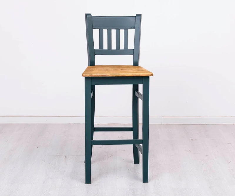 Barhocker mit Lehne aus massiver Pinie