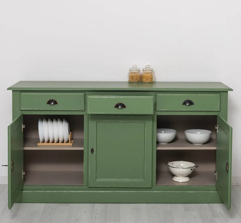 Sideboard aus Massivholz mit drei Schubladen und Türen