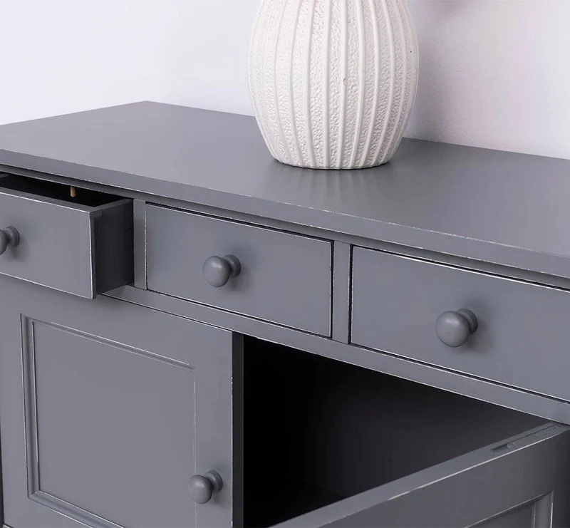 Sideboard aus Massivholz mit drei Schubladen