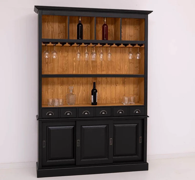 Buffetschrank aus Massivholz mit Glashalterungen in schwarz