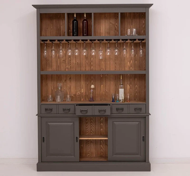 Großer Buffetschrank aus Massivholz mit Glashalterungen