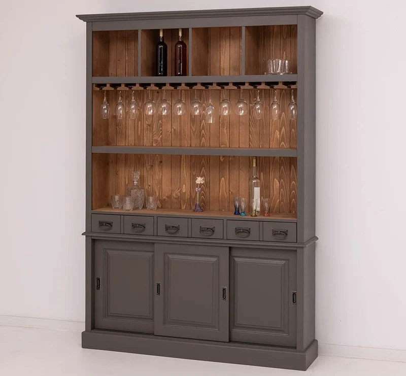 Großer Buffetschrank aus Massivholz mit Glashalterungen
