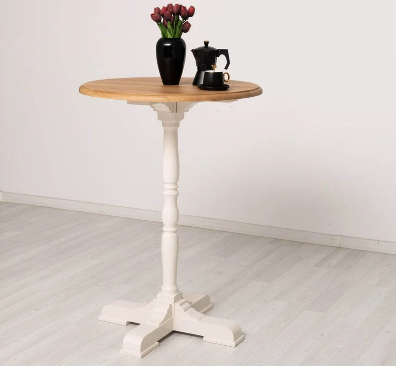 Runder Stehtisch aus Massivholz im Landhausstil