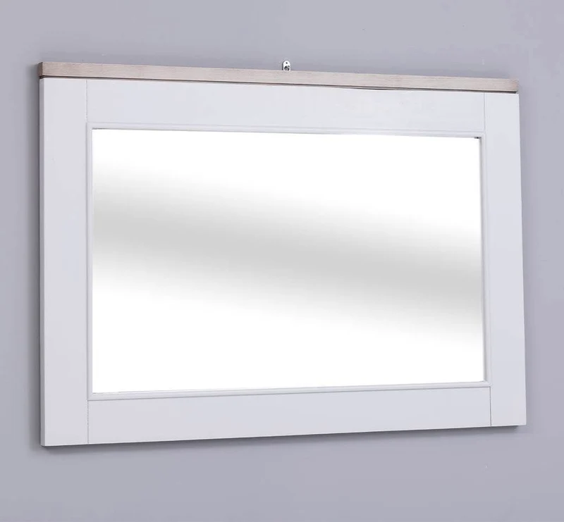 Minimalistischer Wandspiegel aus Massivholz