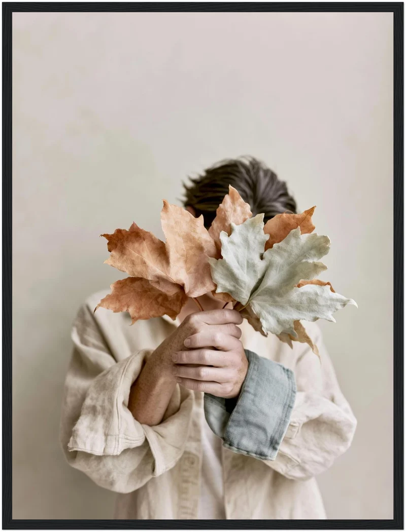 Herbstblätter vor dem Gesicht Poster