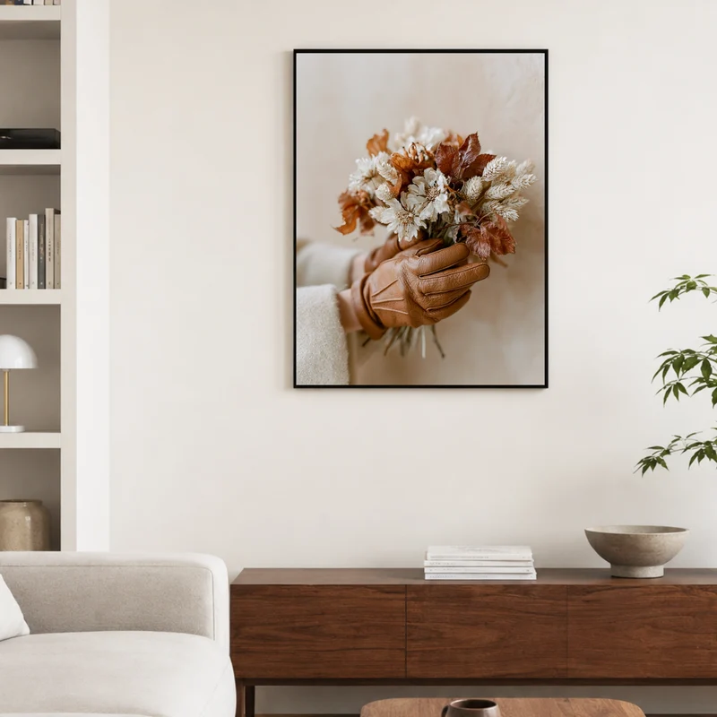 Getrockneter Herbststrauß mit Lederhandschuh Poster