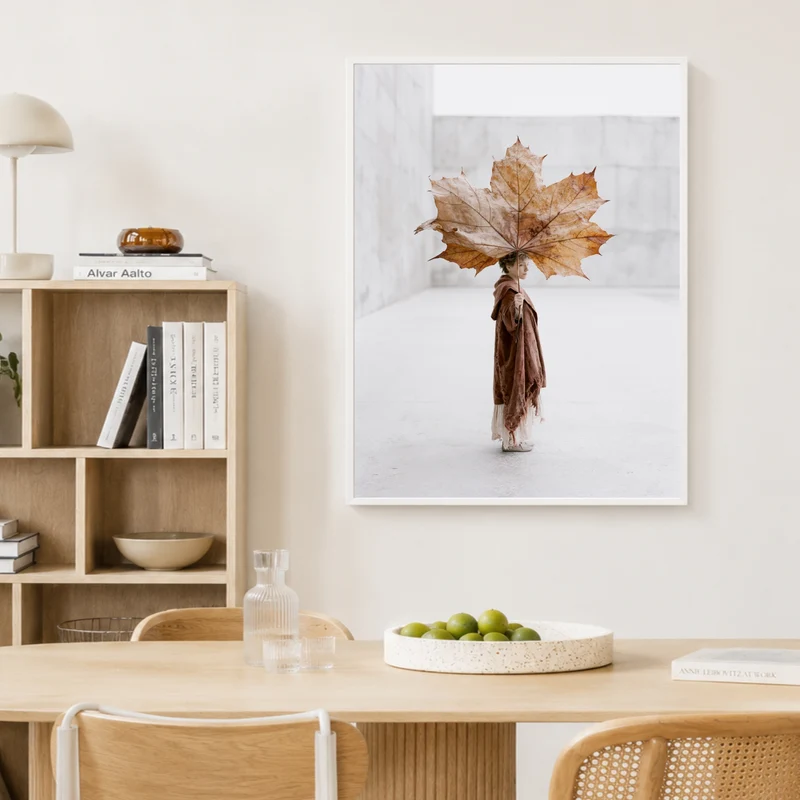Kind mit Ahornblatt-Schirm Poster