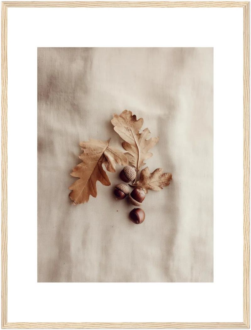 Eicheln auf Herbstblättern Poster