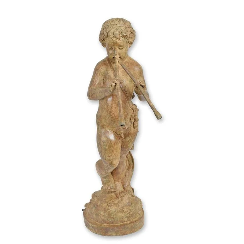 Casa Padrino Luxus Bronze Brunnen Knabe mit Doppelflöte Bronze / Ocker / Grün 30 x 50 x H. 102 cm - Gartenbrunnen - Wasserspiel - Garten Deko