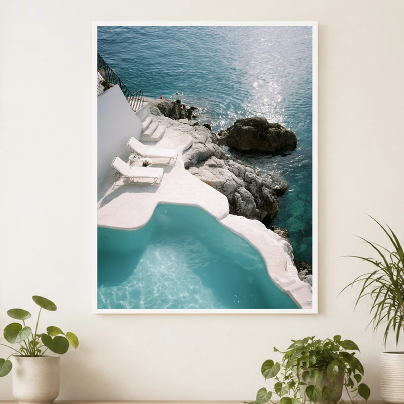Weißer Pool am Meer Poster