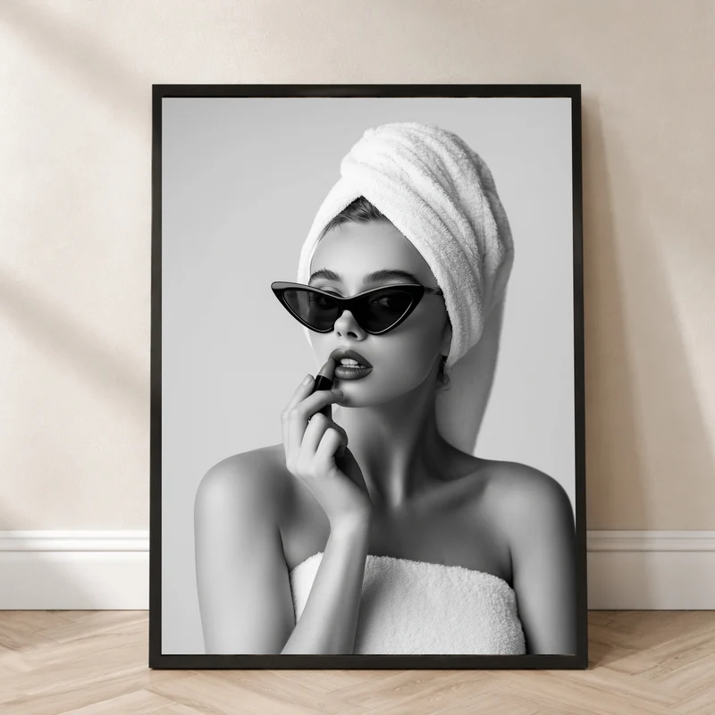 Frau mit Handtuch-Turban Poster