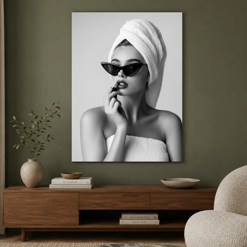 Frau mit Handtuch-Turban Poster