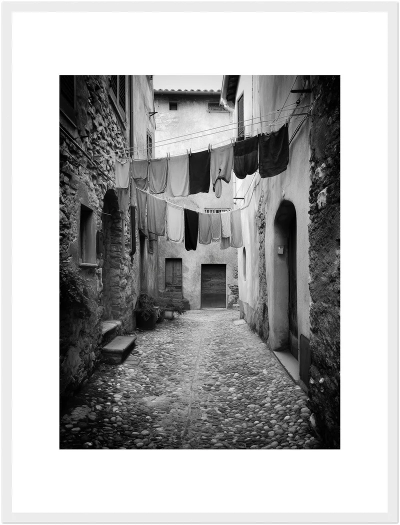 Italienische Gasse mit Wäsche Poster
