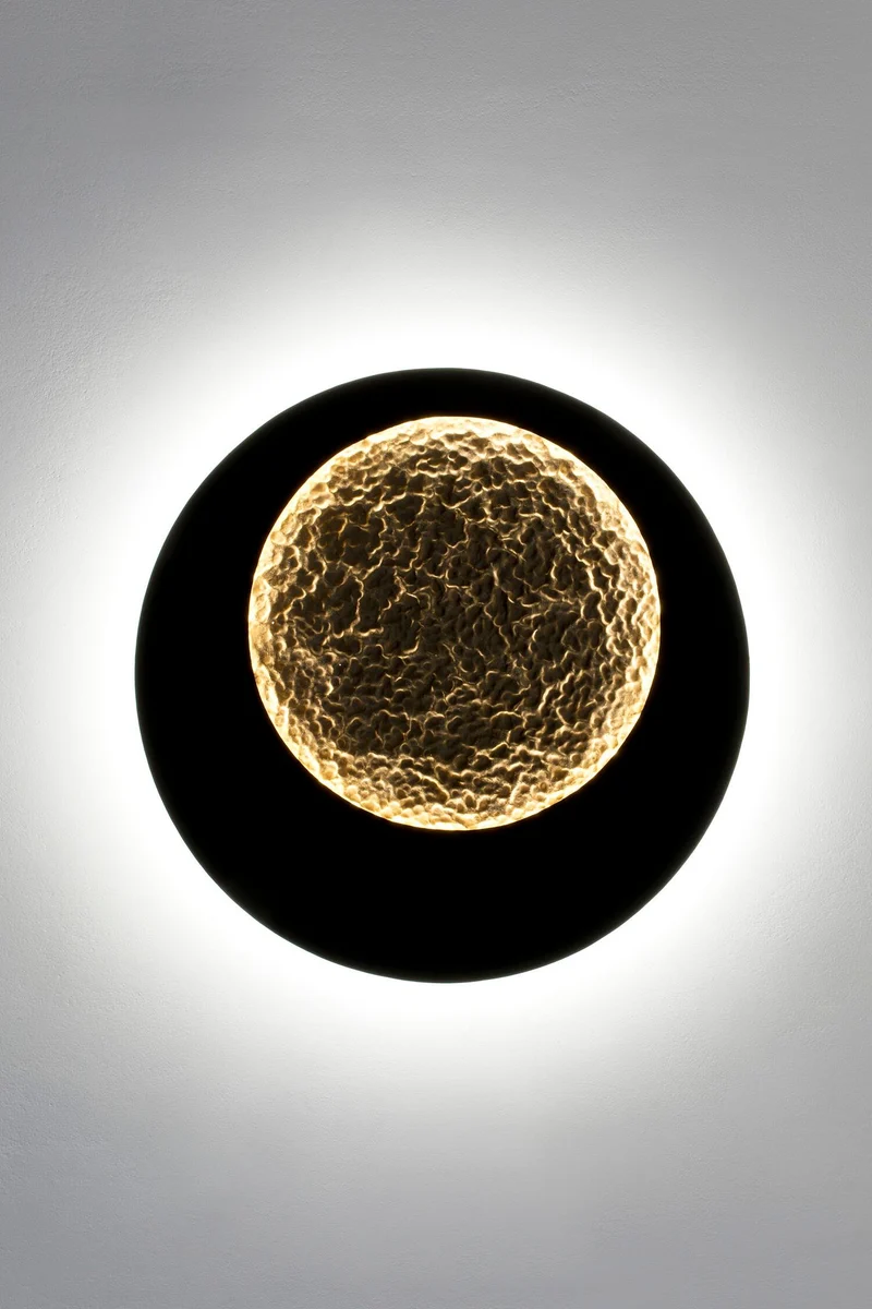 LED-Wandlampe Plenilunio Medium M dimmbar gehämmert