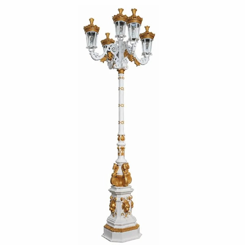 Casa Padrino Barock Gusseisen Gartenlaterne Weiß / Gold H. 310 cm - Prunkvolle Barock Außenstehleuchte - Barock Außenbeleuchtung