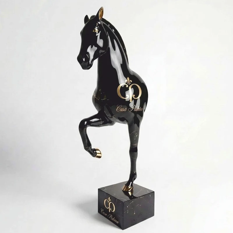 Casa Padrino XXL Deko Skulptur Pferd auf Sockel Schwarz / Gold H. 255 cm - XXL Deko Figur CPB