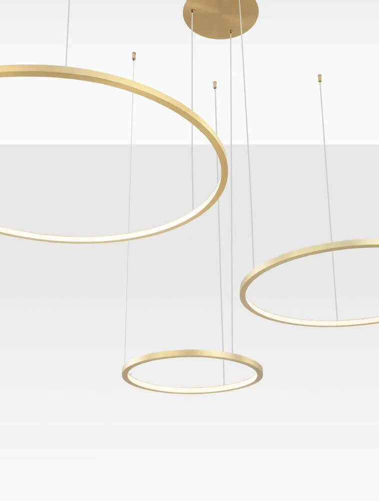 Purple LED Pendelleuchte 3-flammig Ø 130cm 3000K