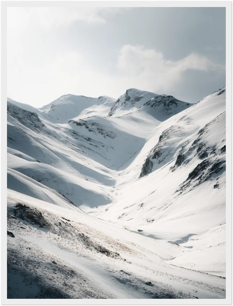 Verschneite Bergmulde Poster