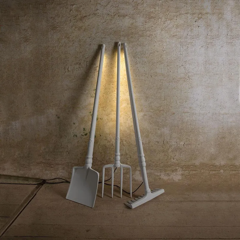 Karman Tobia LED-Stehleuchte Rechen Weiß